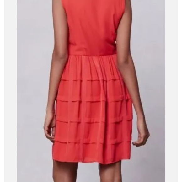 🟦 Little Red Dress - Picture 2 of 6